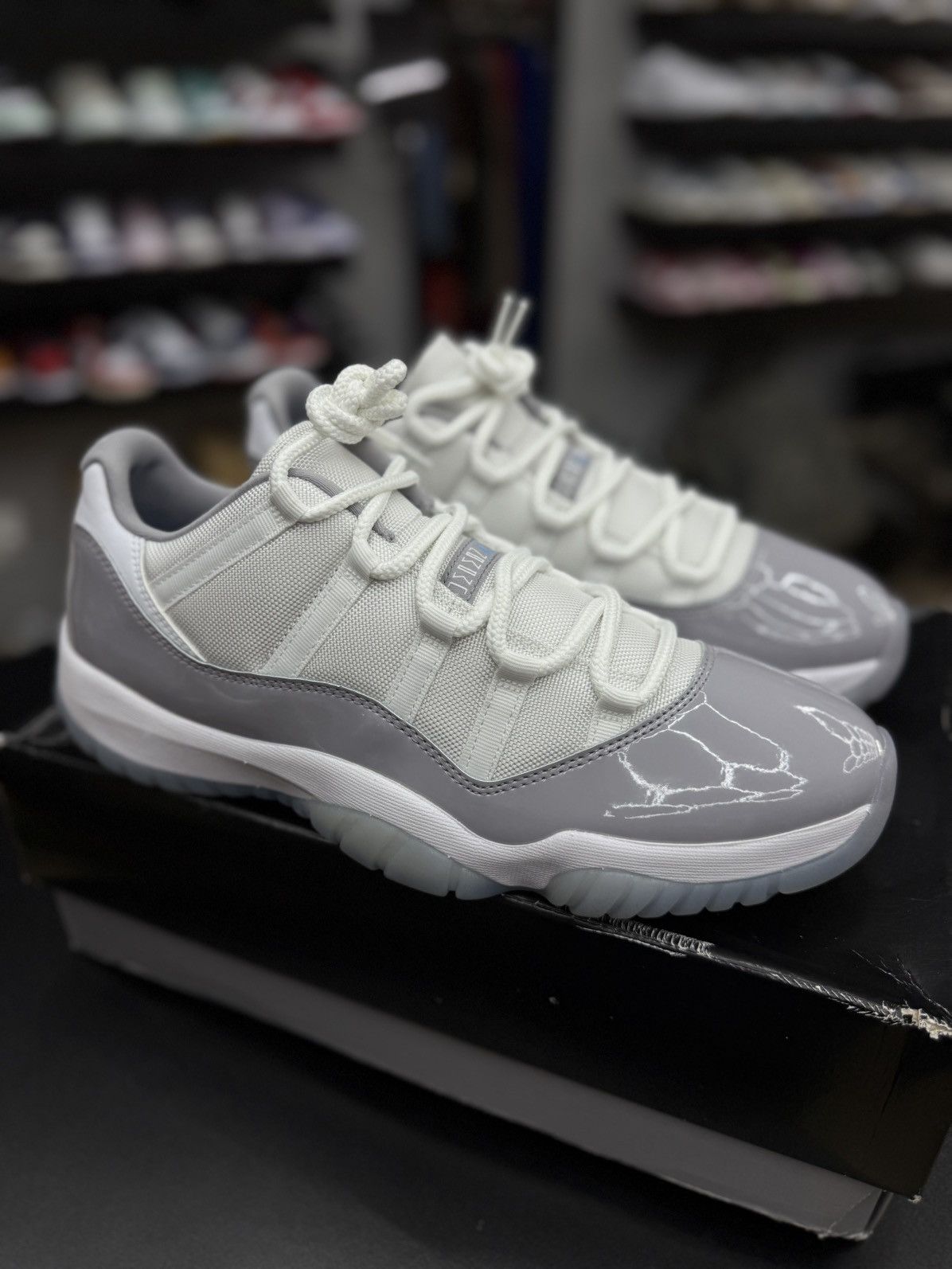 Jordan Brand Air Jordan 11 Retro Low Cement Grey White UNC Blue Size 13 Size US 13 / EU 46 - 15 Thumbnail