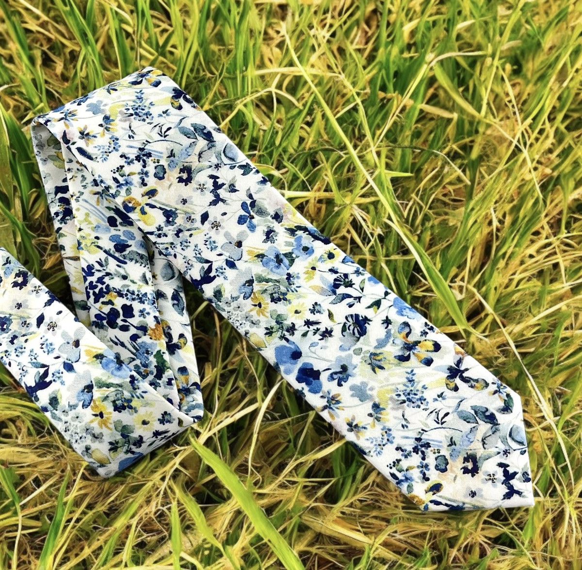 Other White w/ Azure Blue Meadow Floral Necktie, Slim 2.75” Width Size ONE SIZE - 2 Thumbnail