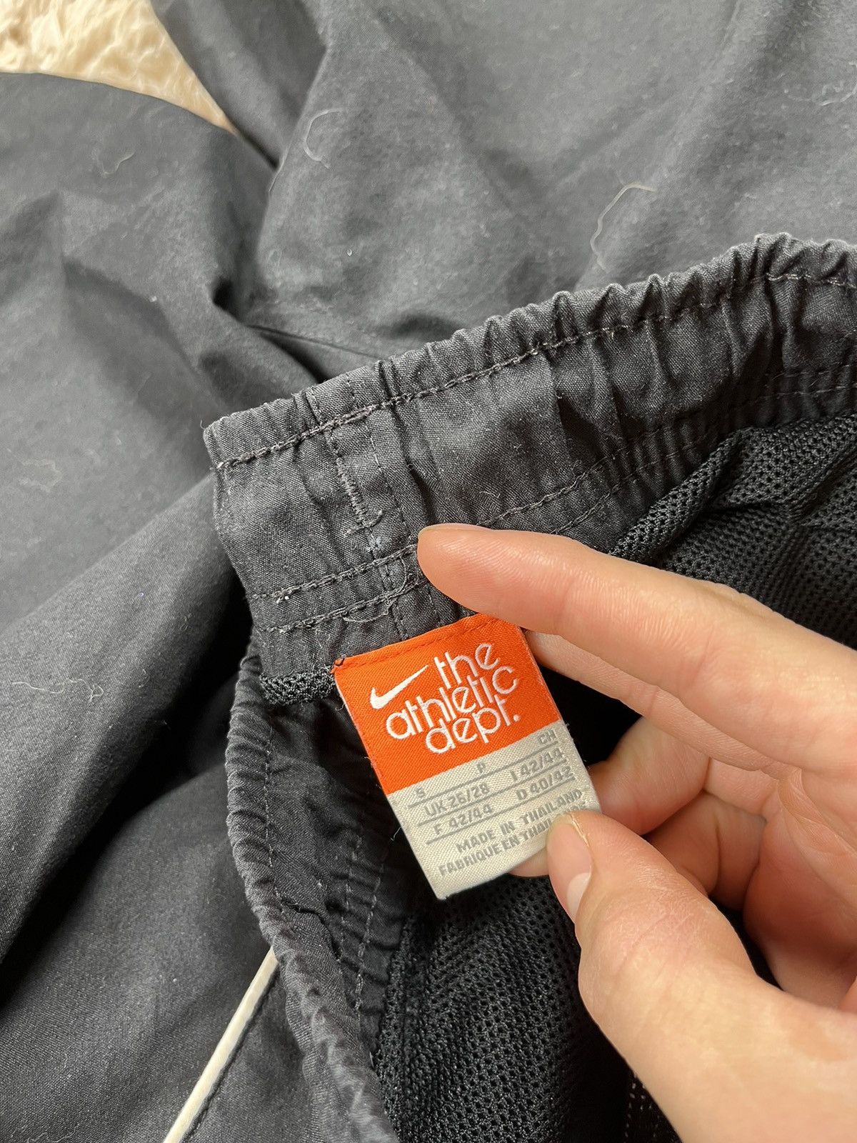 Nike Nike vintage y2k shorts Size US 29 - 4 Thumbnail