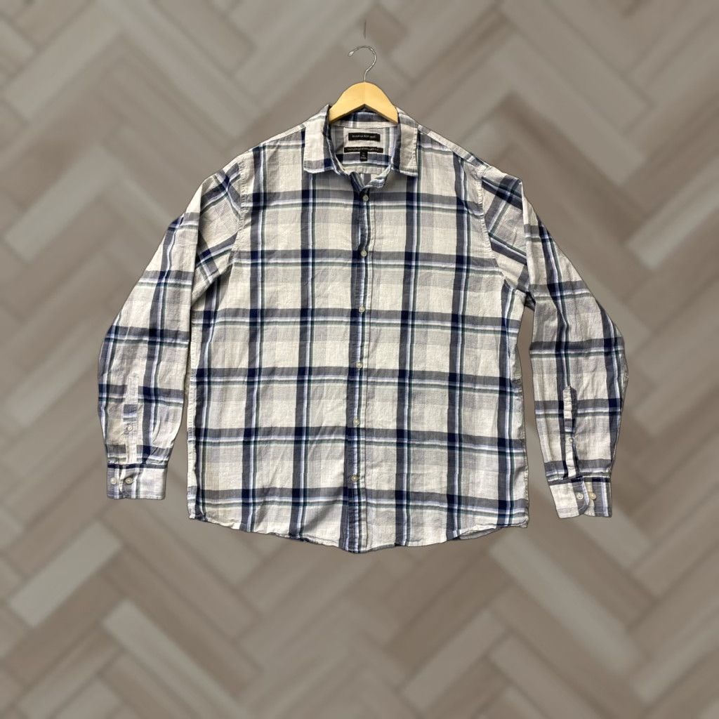 Banana Republic Banana Republic Button-Up Shirt Men XL Navy Gray Untucked Fit Plaid Cotton /0480 Size US XL / EU 56 / 4 - 1 Thumbnail