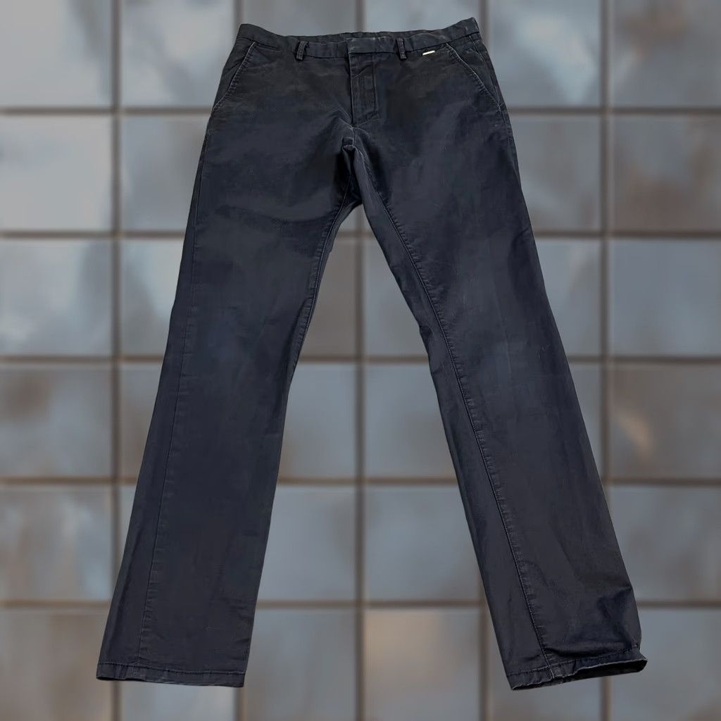 Hugo Boss Hugo Boss Chino Trousers Pants Slim Tapered 32 32 Navy Blue Stretch Preppy Mens Trousers Boys? Size US 32 / EU 48 - 1 Thumbnail