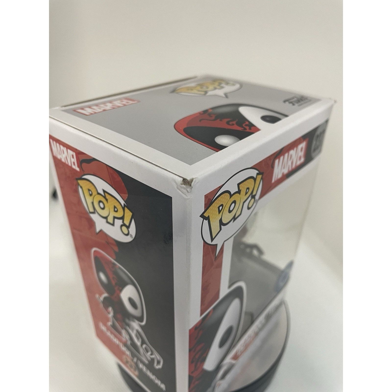 Marvel Comics Funko Pop! Deadpool / Venom (Metallic) - PIAB Exclusive 237 Size ONE SIZE - 10 Thumbnail