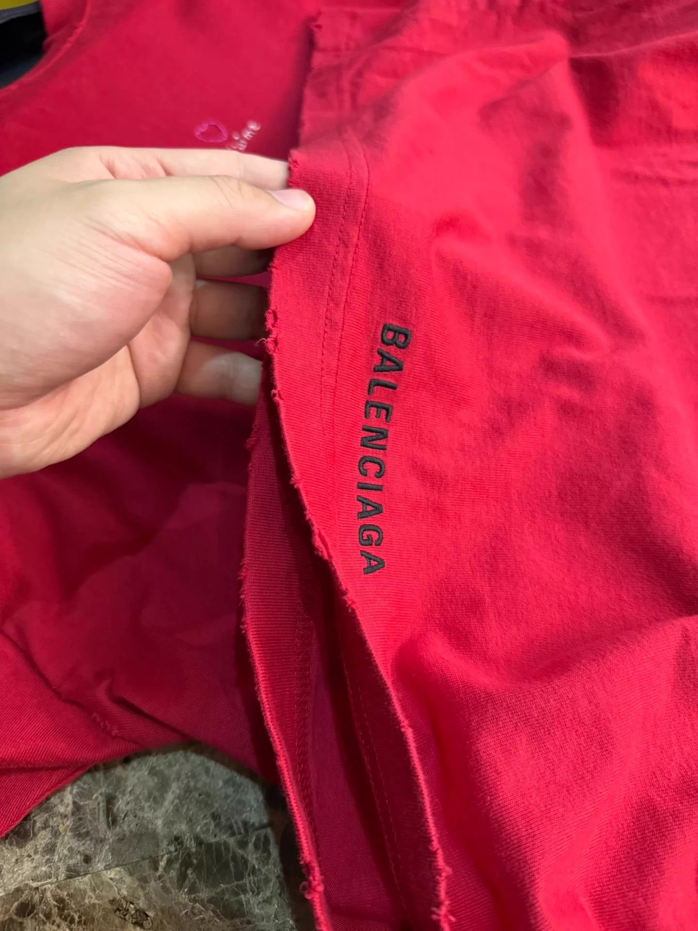 Balenciaga Balenciaga Valentine's Day Distressed Oversized T-Shirt XS Size XS / US 0-2 / IT 36-38 - 5 Thumbnail