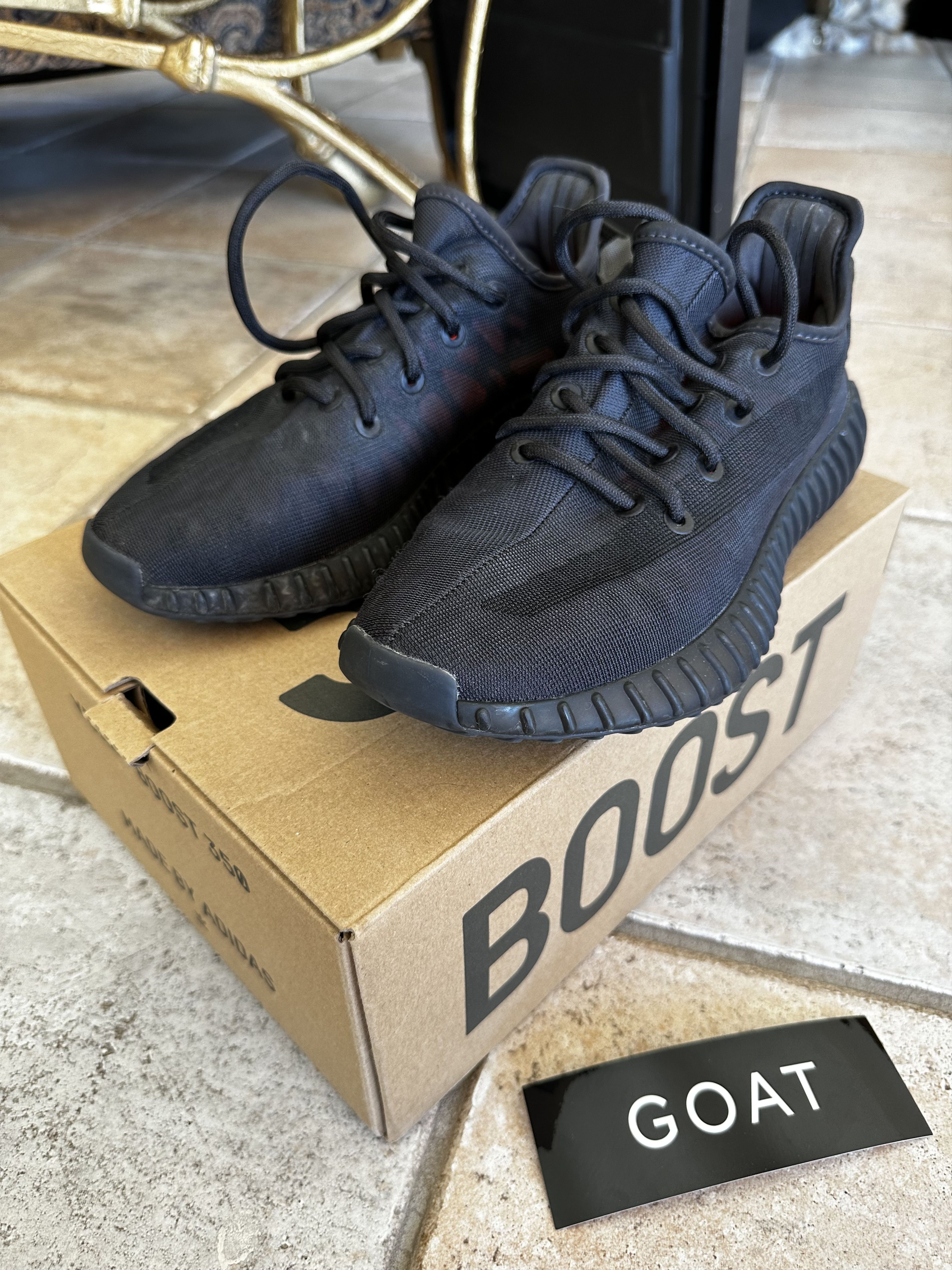 Yeezy boost 350 v2 mono black