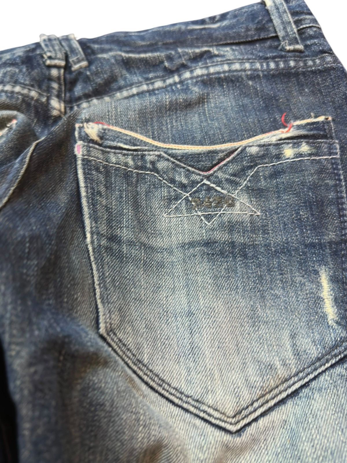 20471120 Vintage 2426 Selvedge Whiskers Distressed Denim Size US 31 - 8 Thumbnail