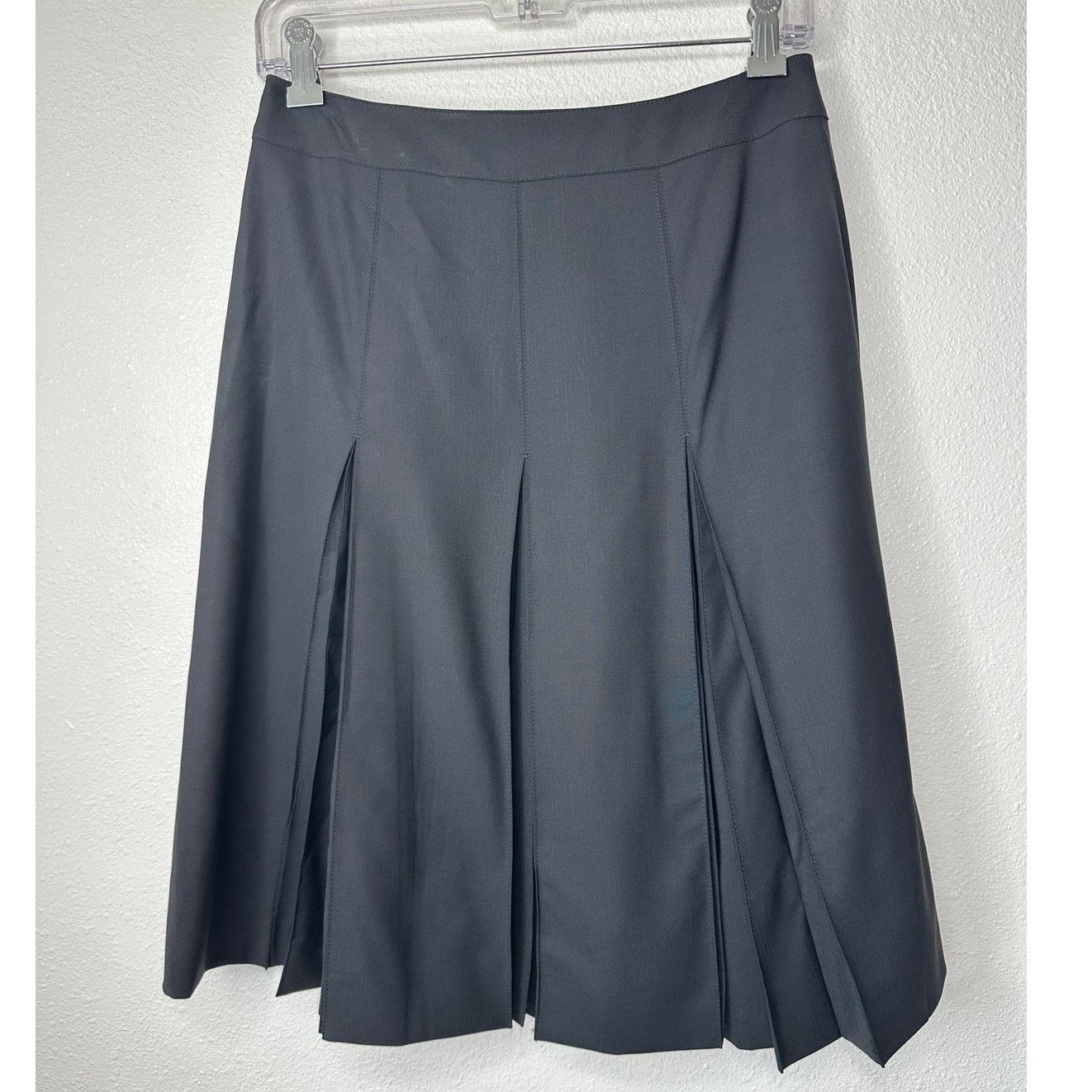 Burberry Burberry Black Pleated A-Line Skirt Side Zip Knee Length 23” Size 27" / US 4 / IT 40 - 4 Thumbnail