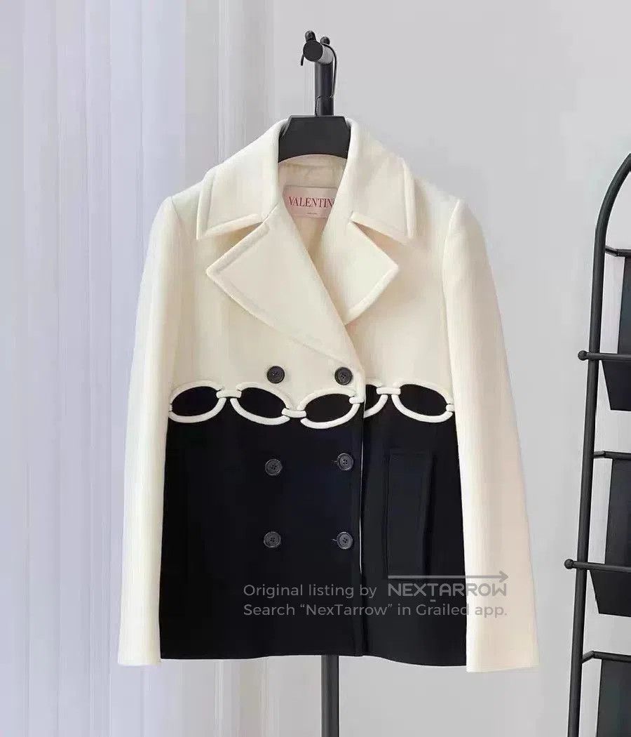 Valentino Valentino Short Black White Coat. Size S / US 4 / IT 40 - 1 Thumbnail