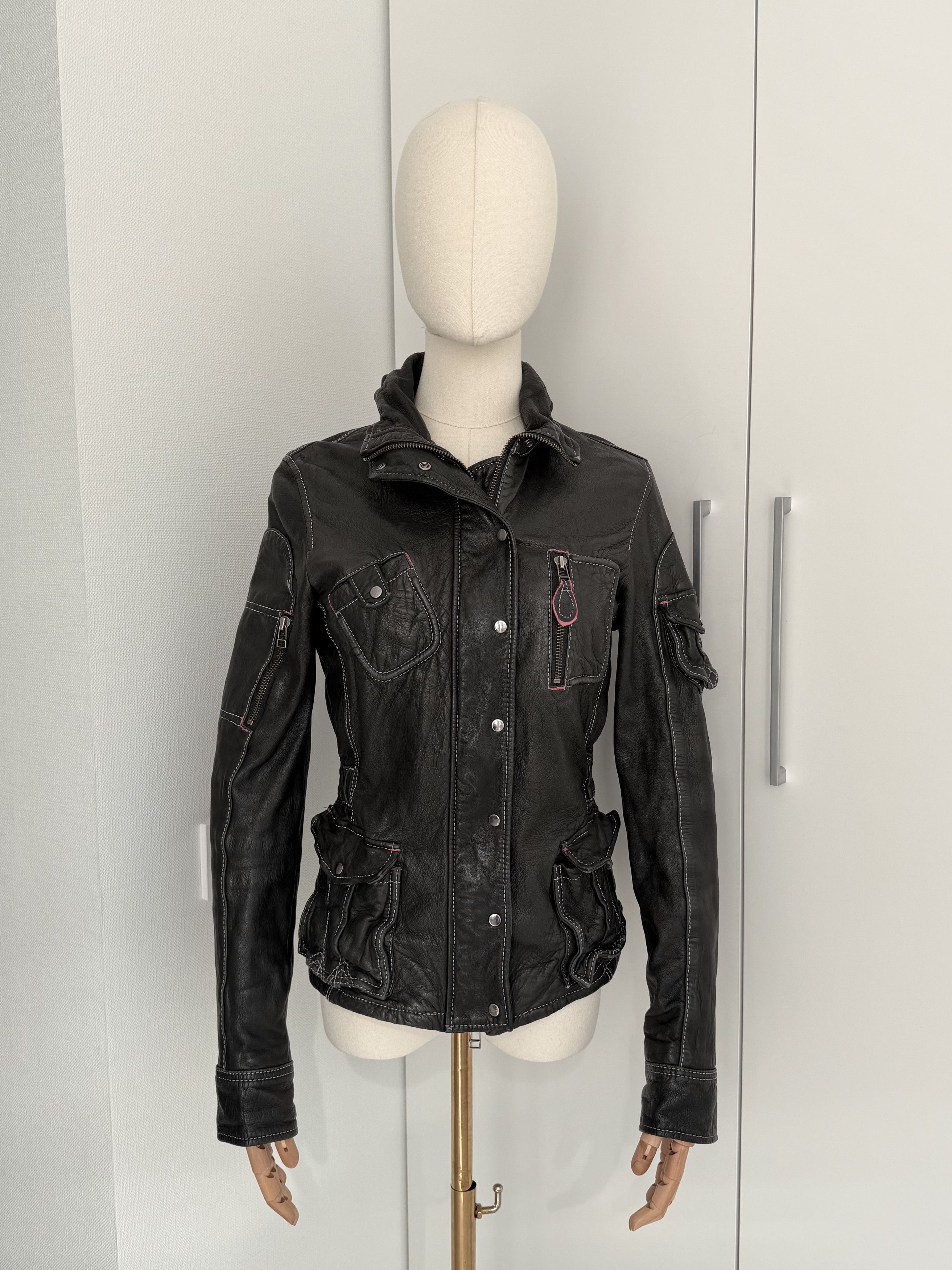 Genuine Leather Multi-Pocket Leather Cropped Jacket From 00s(V8) Size XS / US 0-2 / IT 36-38 - 1 Thumbnail