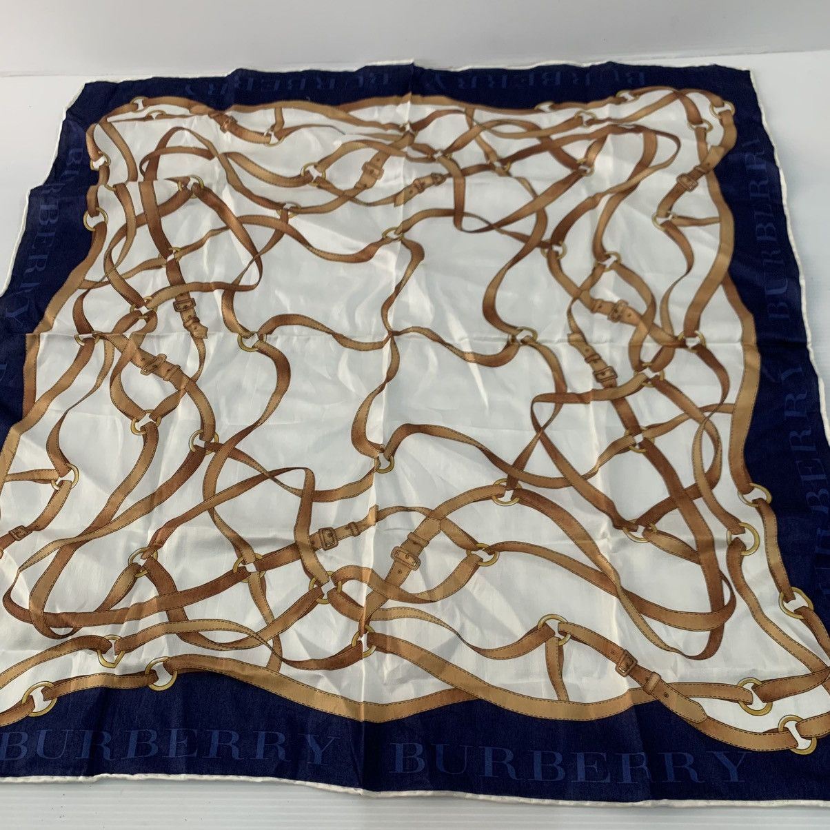 Burberry Burberry Scarves Size ONE SIZE - 2 Thumbnail