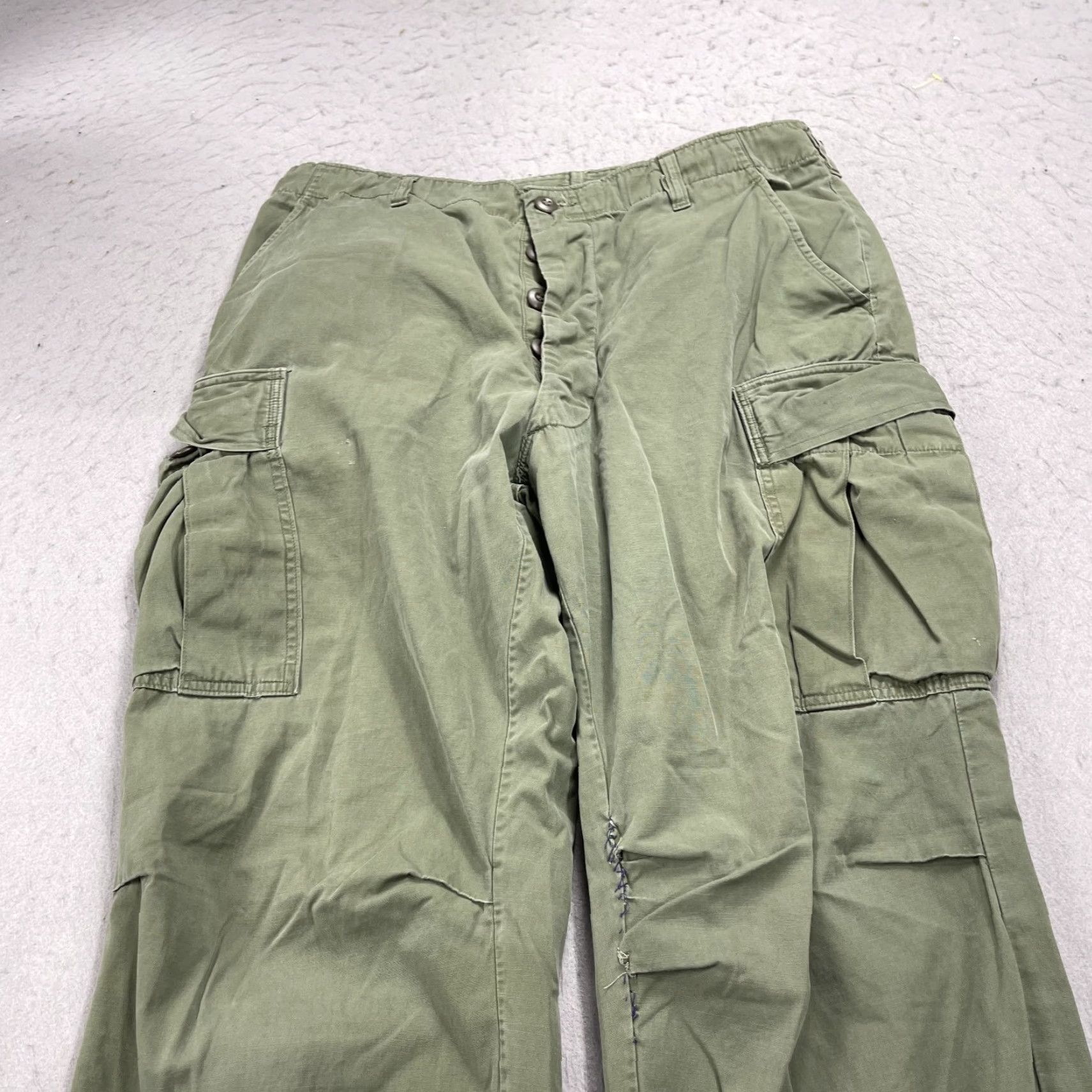 Vintage VINTAGE Army Pants Mens 36x30 Green Cargo Trousers Shade 107 Combat Tropical 70s Size US 36 / EU 52 - 2 Thumbnail
