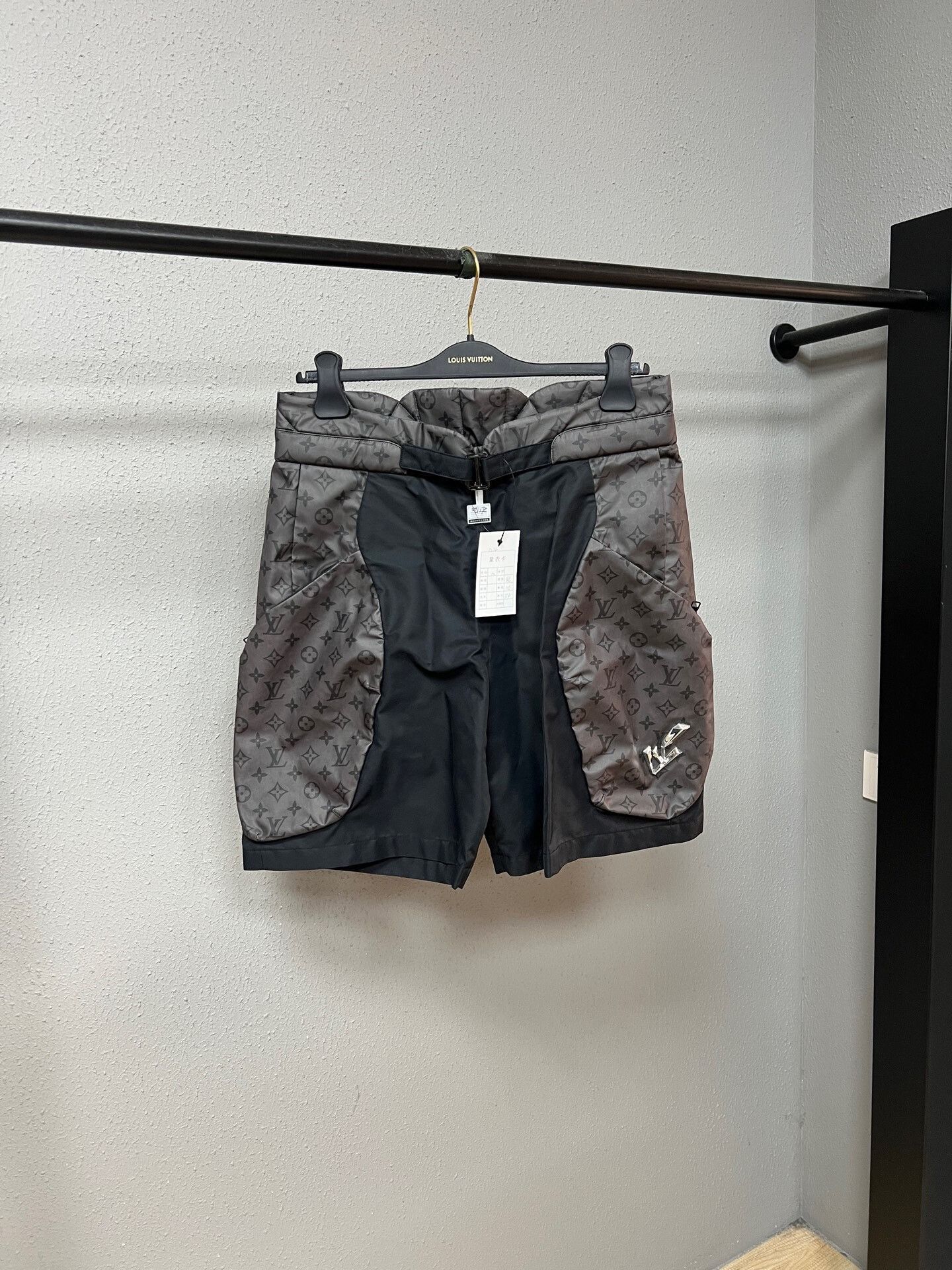 louis vuitton black gray functional shorts