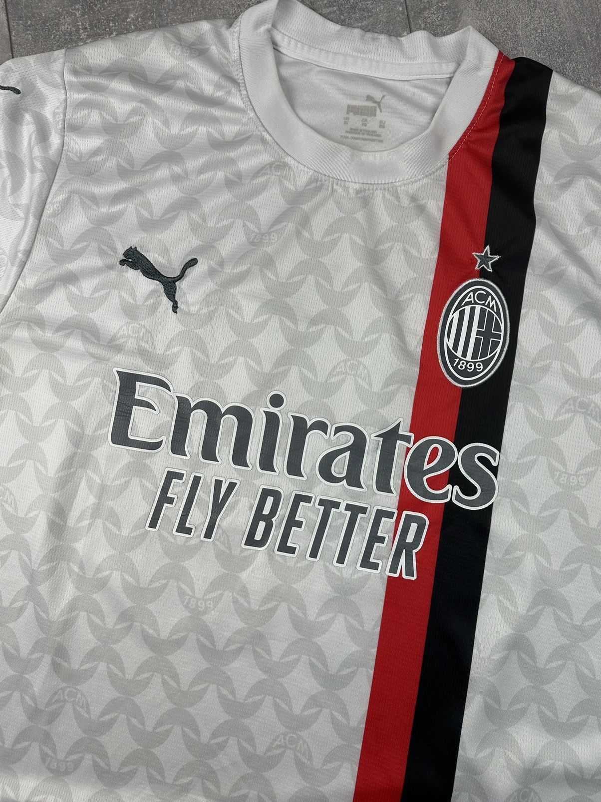Puma Puma Ac Milan Away 2023/24 Theo #19 Soccer Jersey Size US XL / EU 56 / 4 - 6 Thumbnail