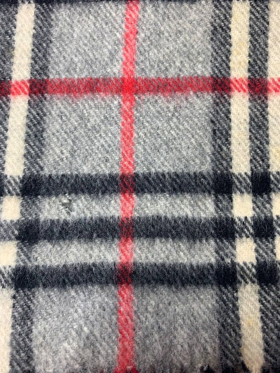 Burberry Burberrys Scarf / Muffler / Neckwear Size ONE SIZE - 8 Thumbnail