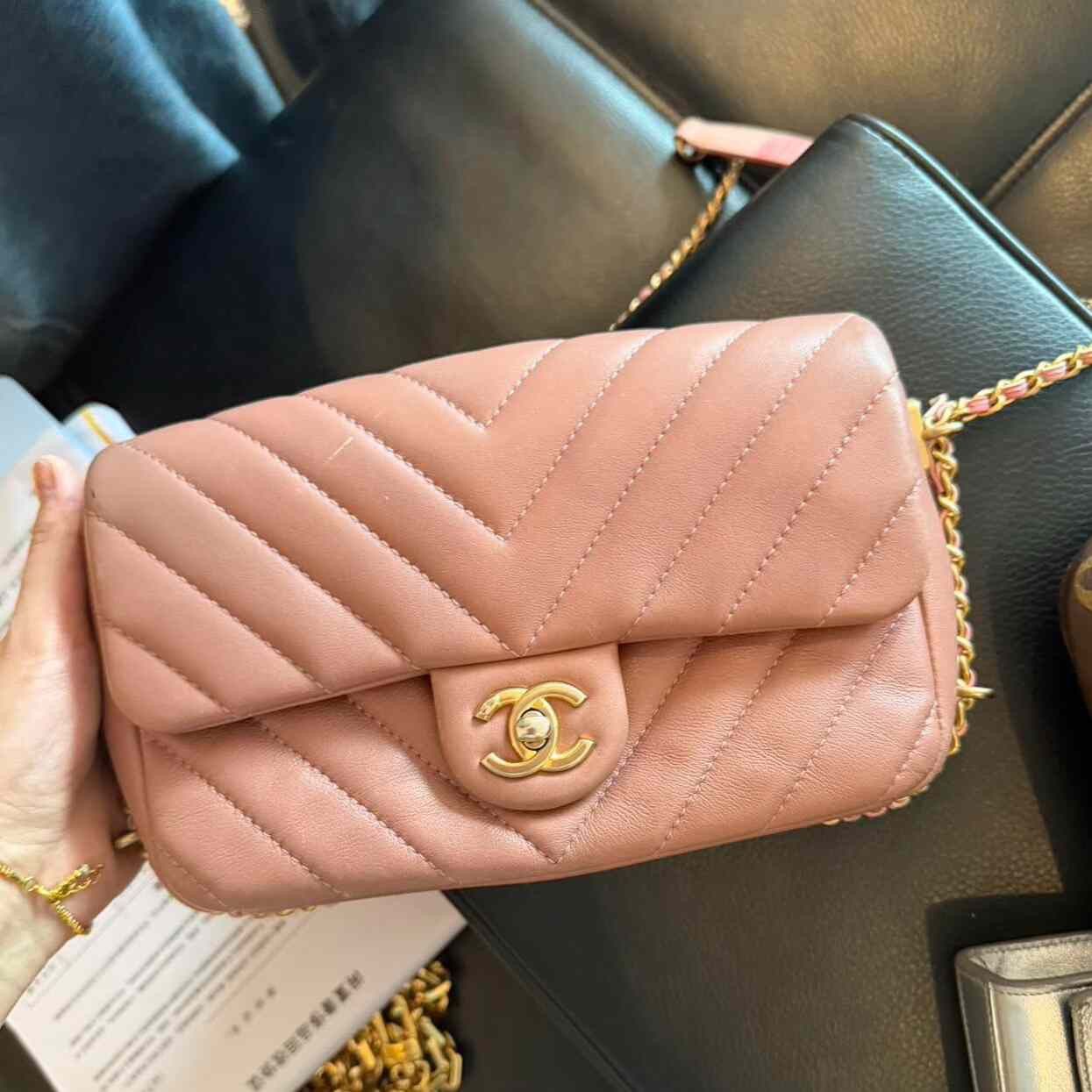 Chanel Pre-loved Bag Very good condition Size ONE SIZE - 1 Thumbnail