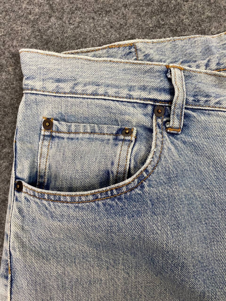 Vintage vintage elvis presley light wash distressed denim Size US 33 - 9 Thumbnail