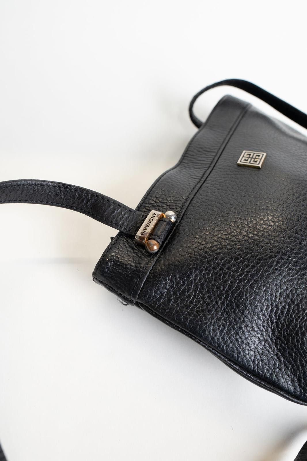 Givenchy 00's Givenchy Pebbled Leather 4G Panel Cross Body Bag Size ONE SIZE - 4 Thumbnail