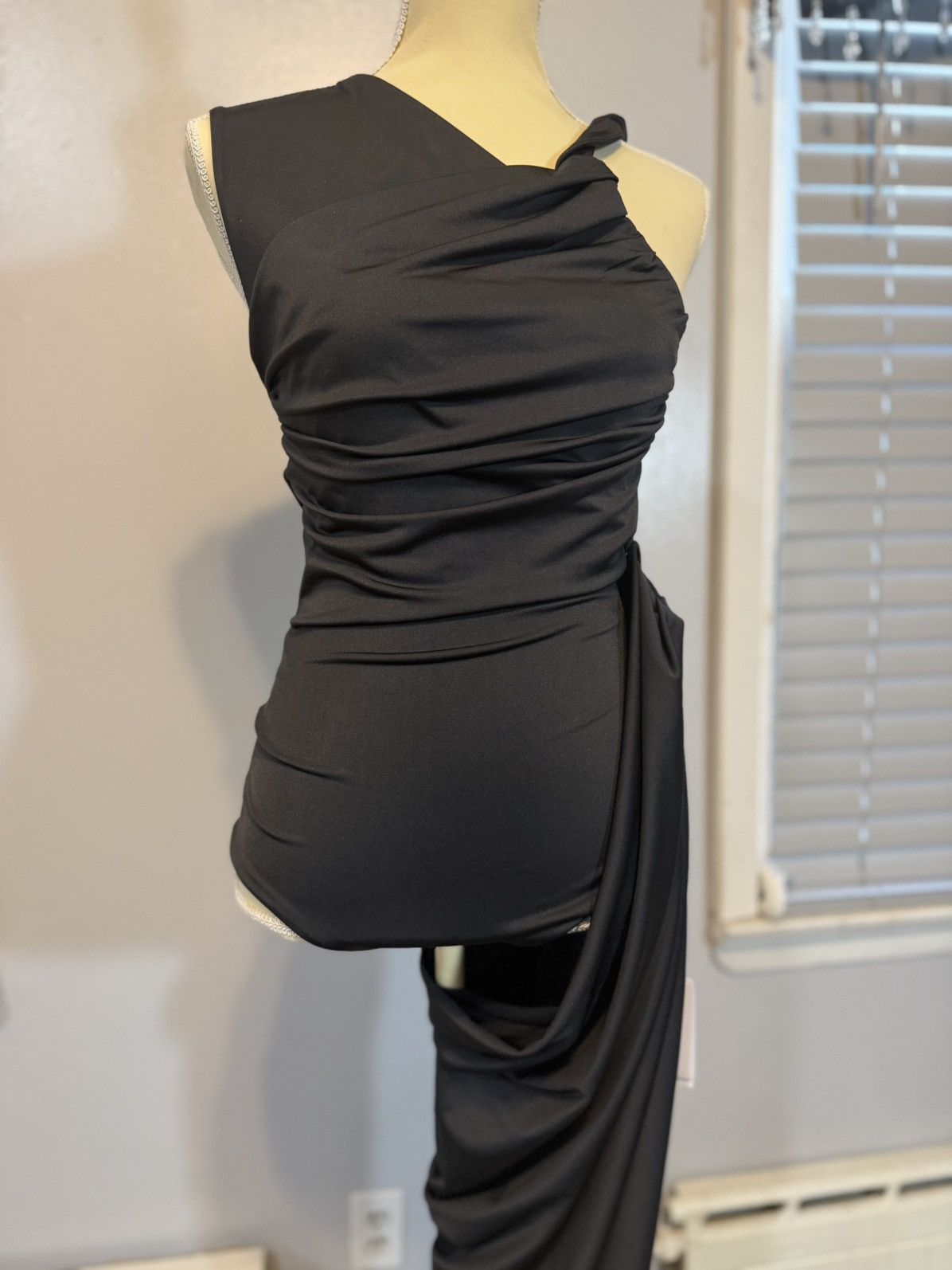 Lovers and Friends Lovers + Friends Athena Gown Black One Shoulder NWT M Size M / US 6-8 / IT 42-44 - 5 Thumbnail
