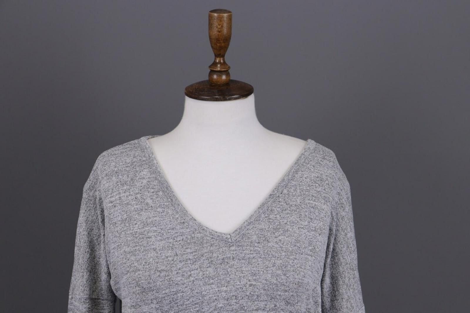 Rag & Bone Rag & Bone Gray V-Neck Knitted Pullover Sweater Size S Size S / US 4 / IT 40 - 2 Thumbnail