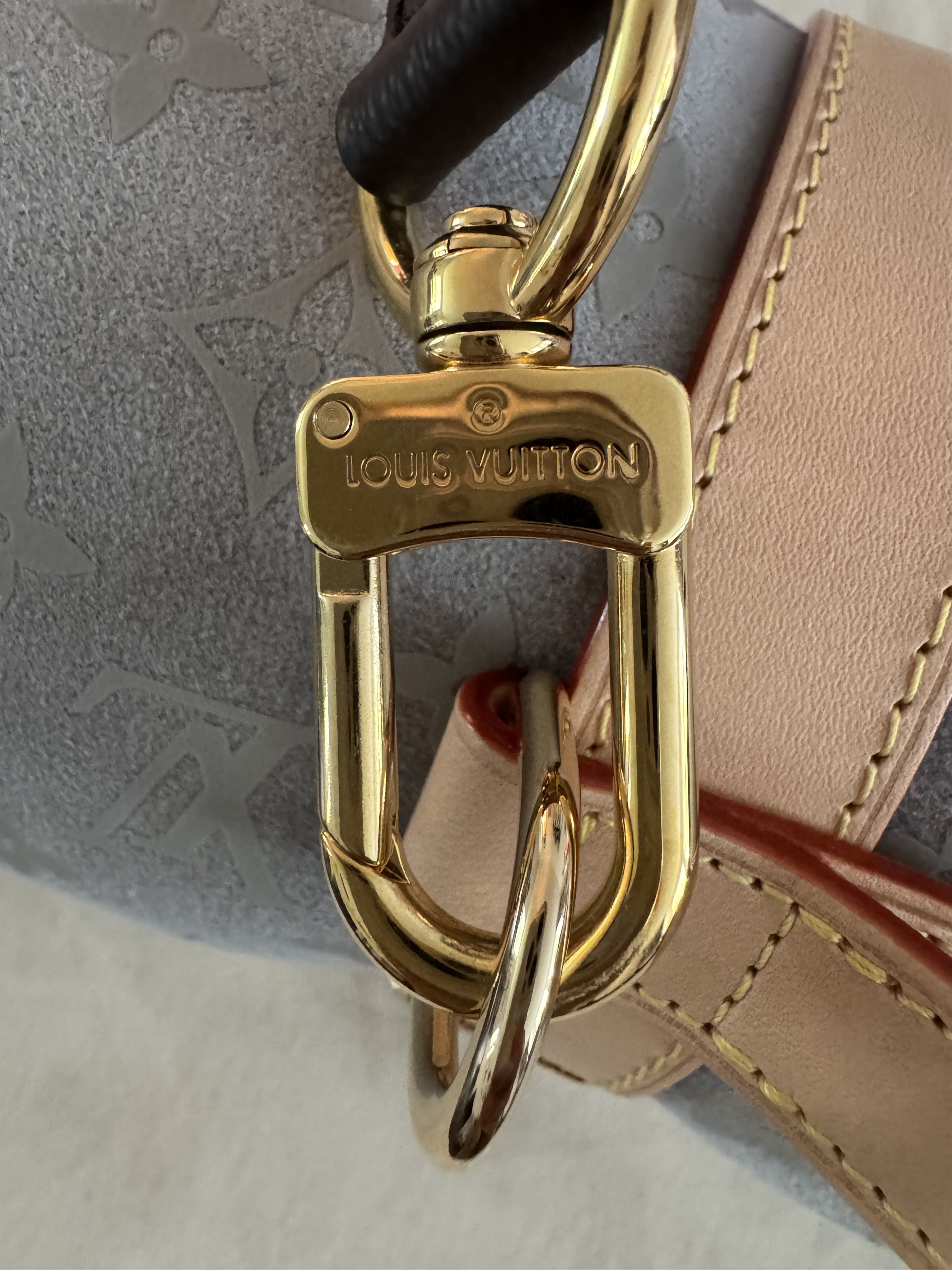 Louis Vuitton Louis Vuitton exercise mat Size ONE SIZE - 3 Thumbnail
