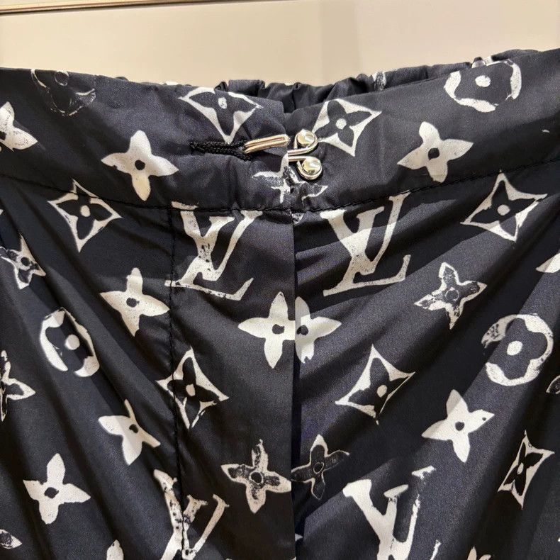 Louis Vuitton Louis Vuitton Full print print sports pants Size US 36 / EU 52 - 5 Thumbnail