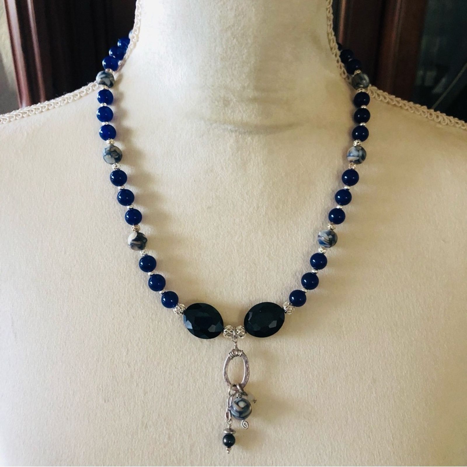 Handmade Handcrafted royal blue dyed agate cal-silica bead necklac Size ONE SIZE - 2 Thumbnail
