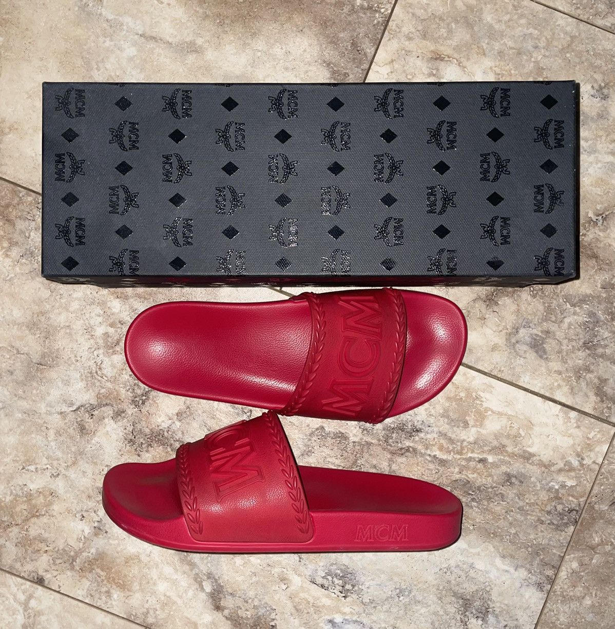 Mcm slides red hot sale