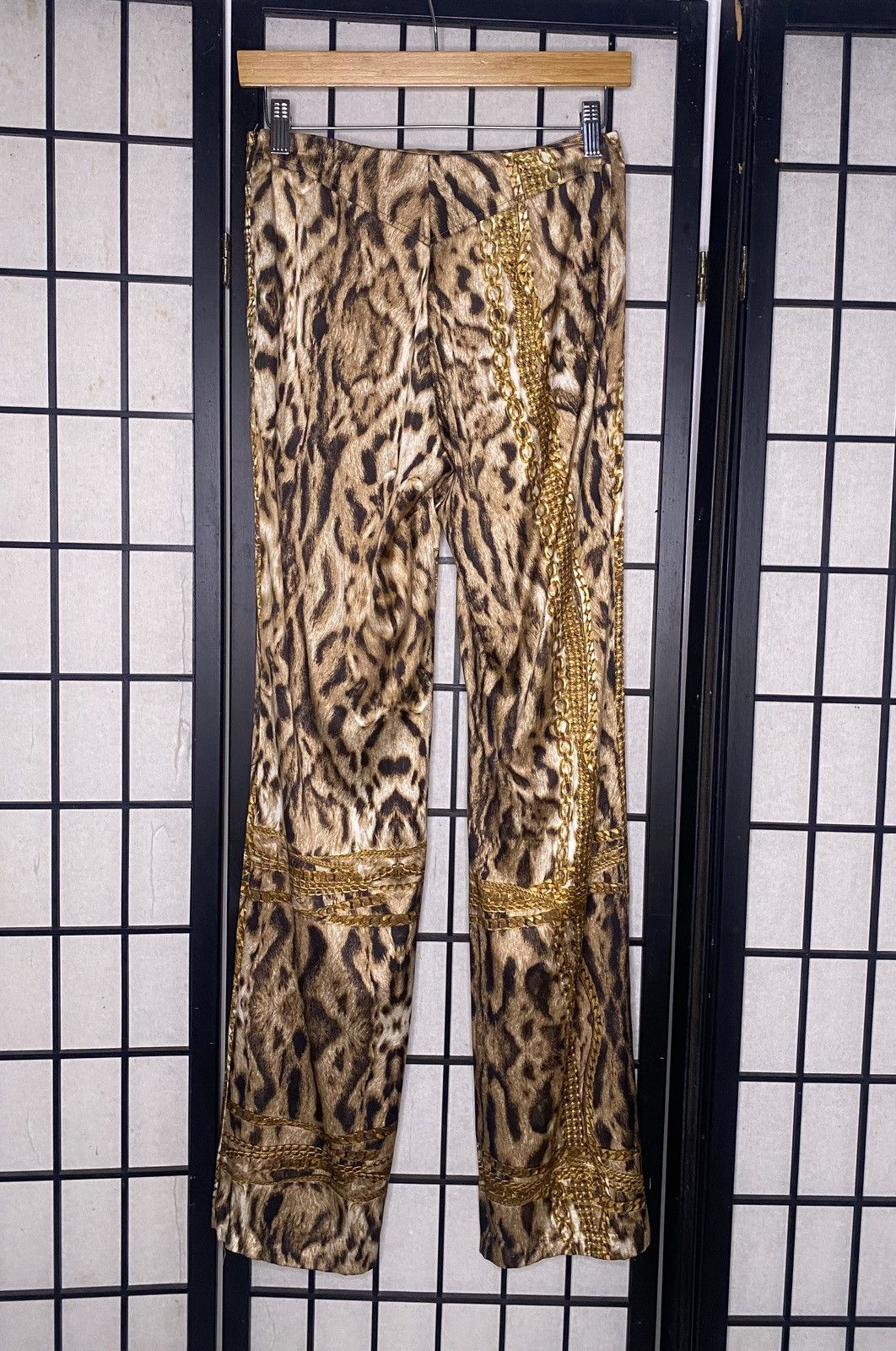 Roberto Cavalli Roberto Cavalli Leopard & Gold Chains Silk Pants Size 25" / US 0 / IT 36 - 9 Thumbnail