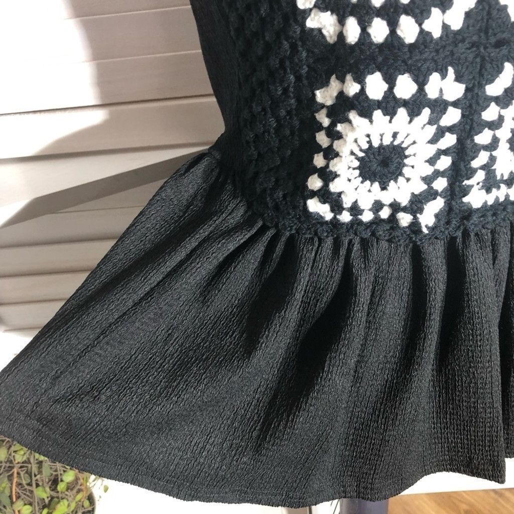 Vintage Peplum Top Crochet Boho Sleeveless Stretch Black/White S/M Size S / US 4 / IT 40 - 7 Thumbnail