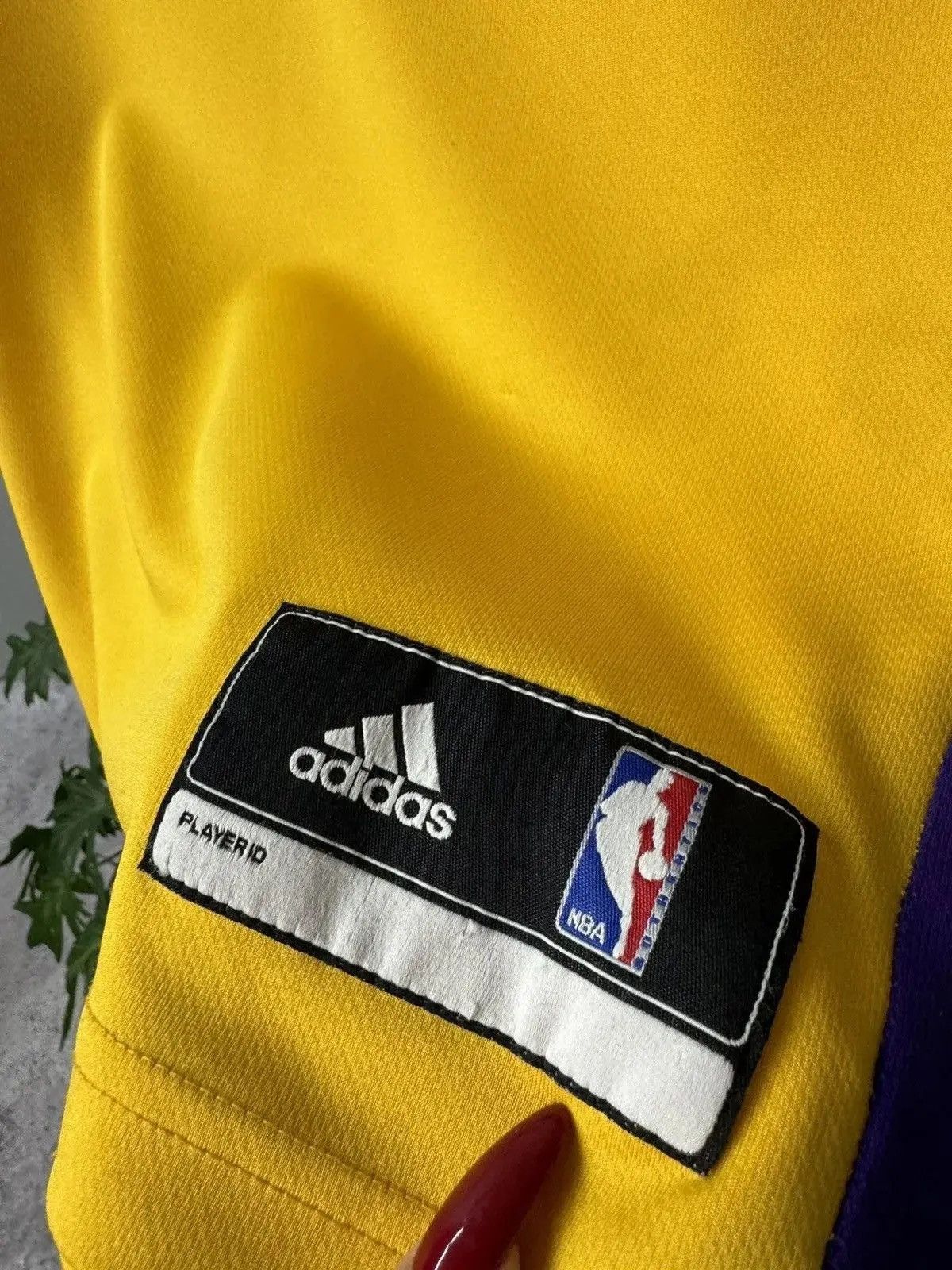 NBA × Vintage Kobe Bryant Los Angeles Lakers adidas Swingman Home Jersey Size US S / EU 44-46 / 1 - 7 Thumbnail