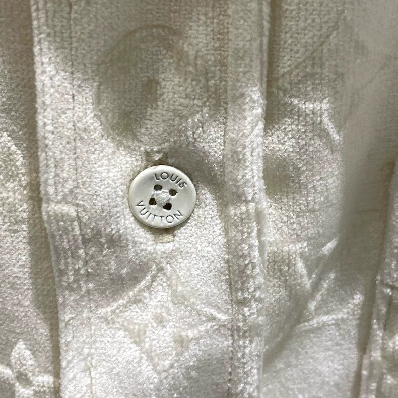 Louis Vuitton Louis Vuitton Beige velvet embossed presbyopic full print Size US S / EU 44-46 / 1 - 5 Thumbnail