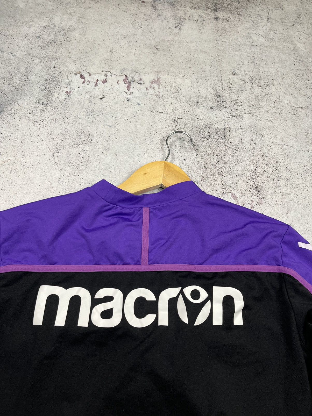 Macron MACRON STOKE CITY SOCCER LONG SLEEVE FOOTBALL SHIRT TRAINING Size US L / EU 52-54 / 3 - 4 Thumbnail