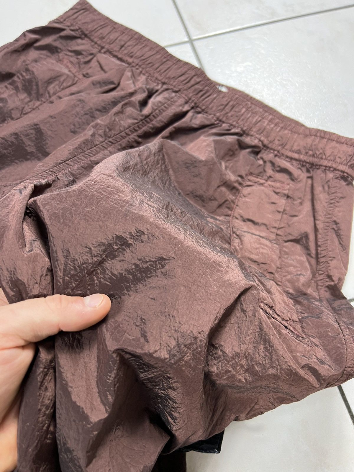 Stone Island Stone Island shiny nylon metal sweatpants burgundy baggy Size US 32 / EU 48 - 16 Thumbnail