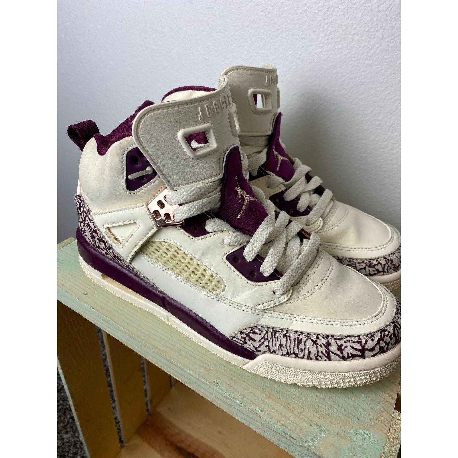 Nike Nike Air Jordan RARE Spizike 535712132 Bordeaux 7Y, 8.5Women Size US 8.5 / IT 38.5 - 4 Thumbnail