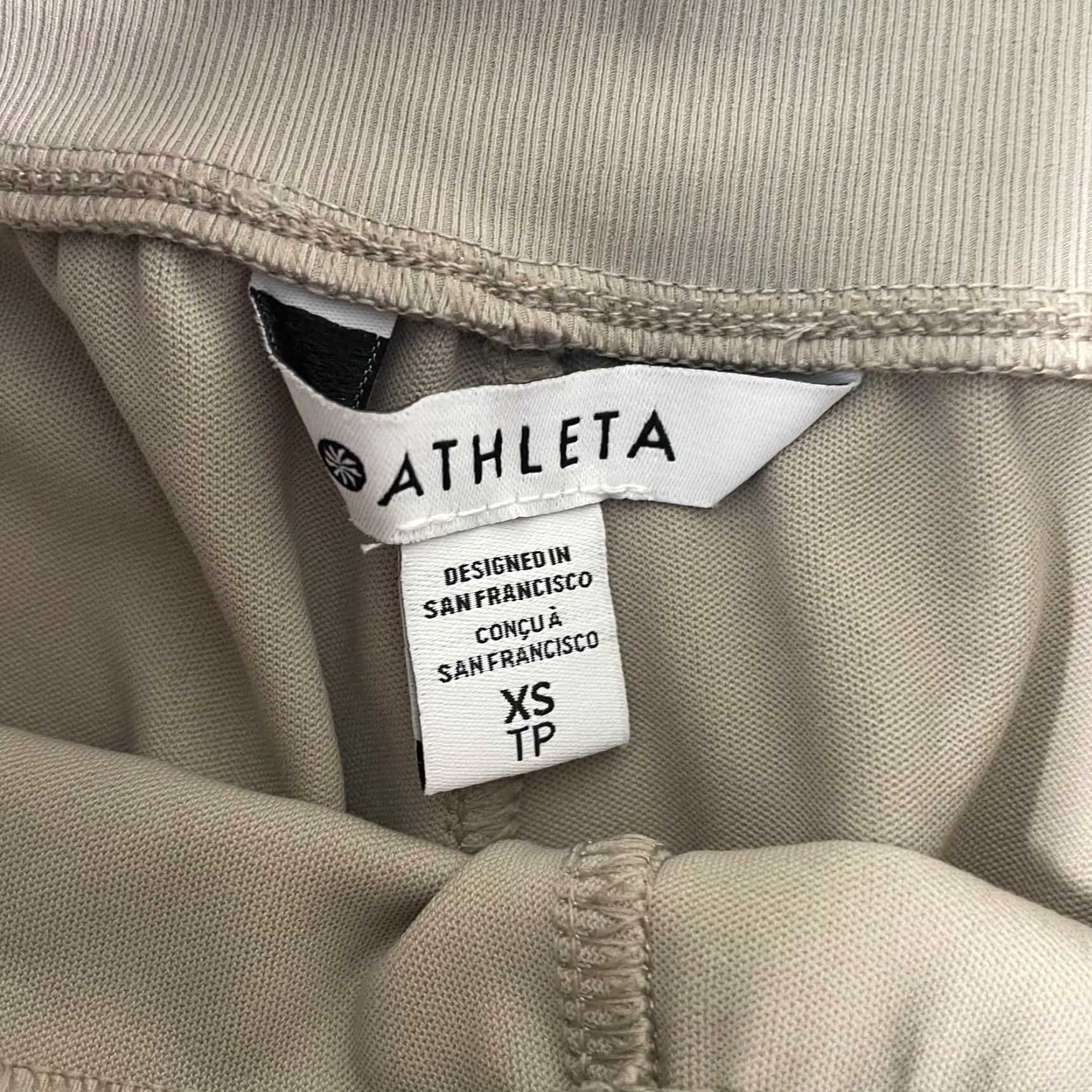 Athleta Athleta Venice High Rise Cargo Wide Leg Pants Women XS Beige Relaxed Wide-Leg Pockets Travel Yoga Workwear Athleisure 31 in Inseam Size 26" / US 2 / IT 38 - 2 Thumbnail