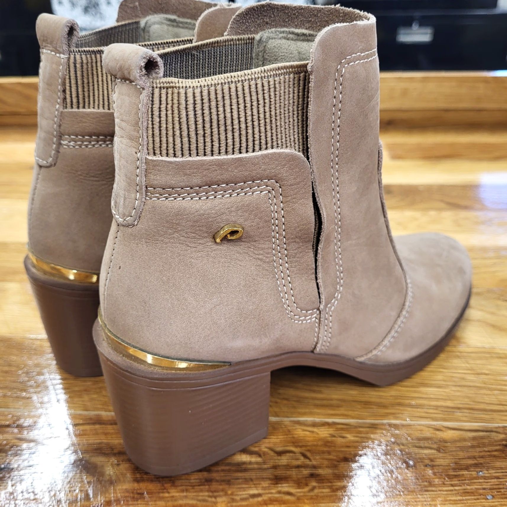 Vintage Pegada Lane Ankle Boots Women's Size 5.5 Mid Heel Leather Made In Brazil EUR 36 Boots Taupe Women Size US 6 / IT 36 - 5 Thumbnail