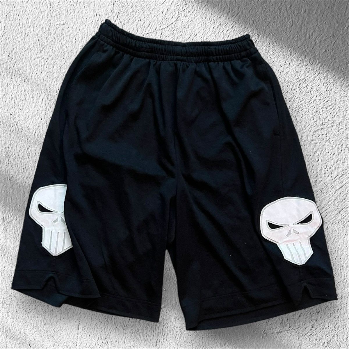 Marvel Comics Vintage Y2K Marvel Comics The Punisher Shorts – Size XL Size US 30 / EU 46 - 2 Thumbnail