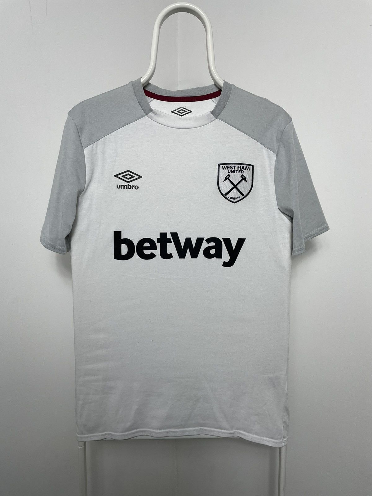 Vintage WEST HAM UNITED 19 AWAY FOOTBALL SHIRT SOCCER JERSEY UMBRO Size US M / EU 48-50 / 2 - 1 Thumbnail