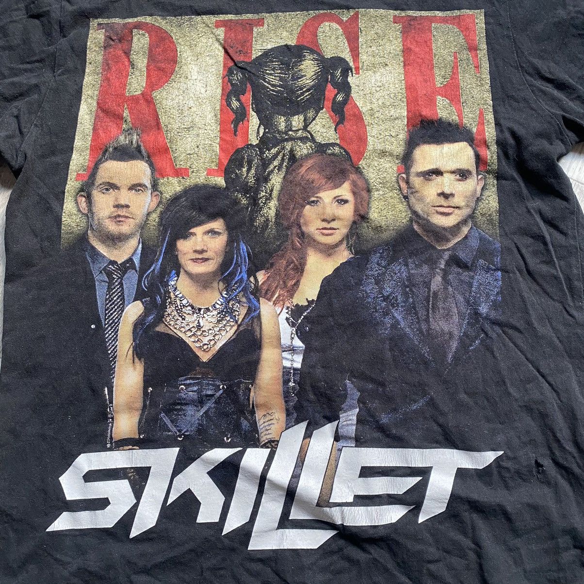 Band Tees SKILLET BAND Y2K TO NIGHT WE RISE FADED T SHIRT Size US M / EU 48-50 / 2 - 3 Thumbnail