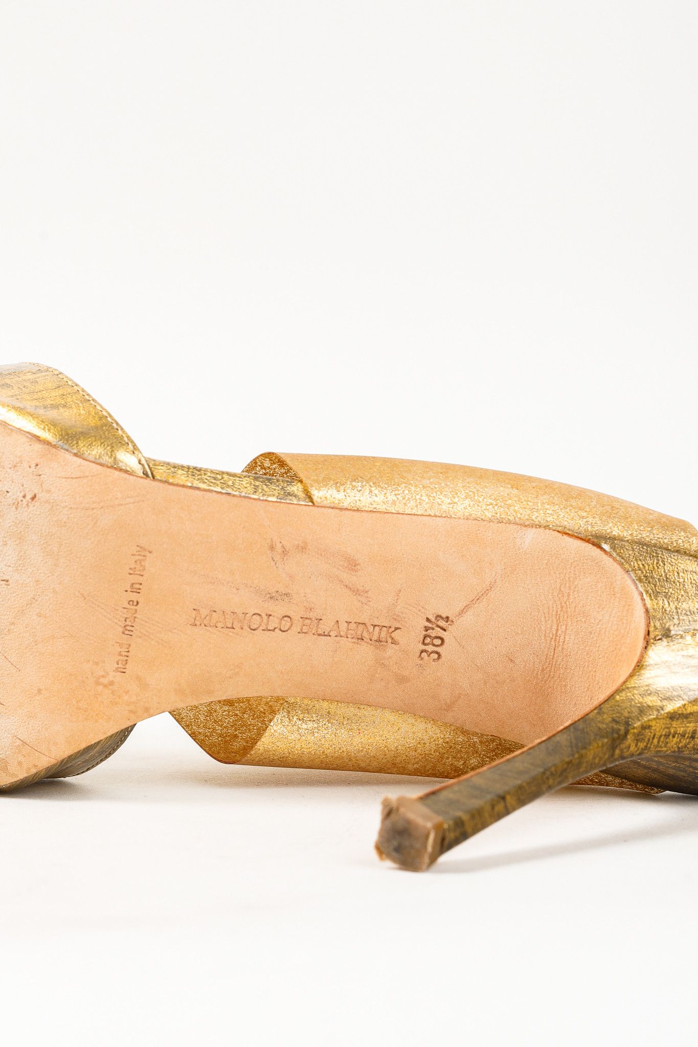 Manolo Blahnik Manolo Blahnik Rip Brushed Gold Slide On T-Vamp Heel Sandals Size US 8 / IT 38 - 5 Thumbnail