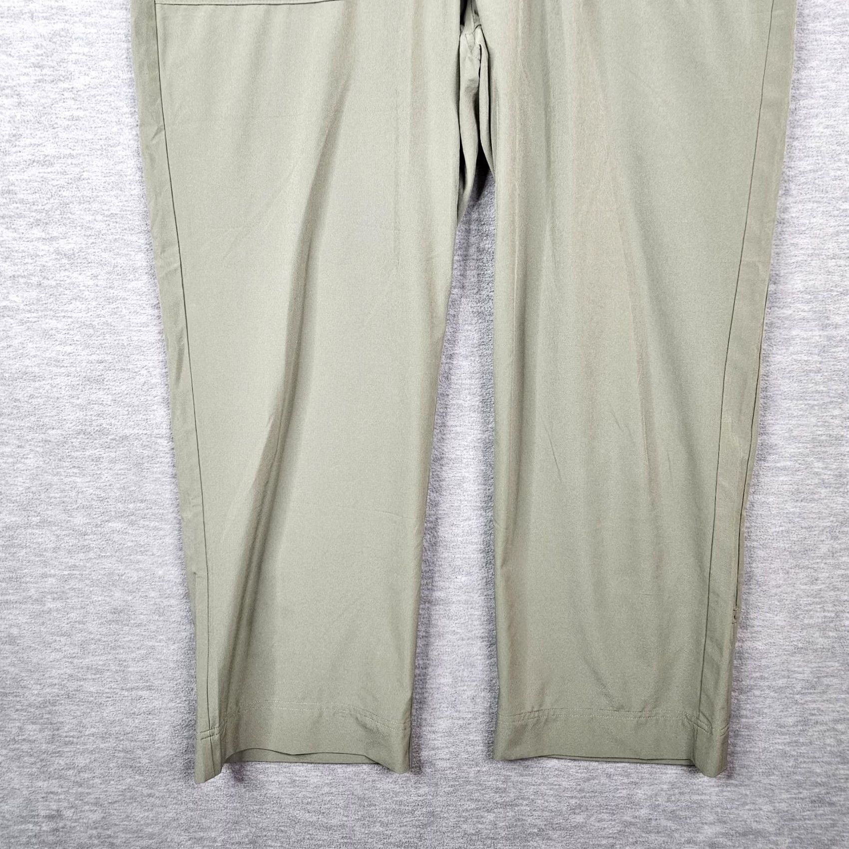 Athleta Athleta Tribeca Utility Crop Pant Olive Green Women’s Size 14 Cropped Activewear Leggings Skinny Gir ls Womens Mens? Size 36" / US 14 / IT 50 - 4 Thumbnail