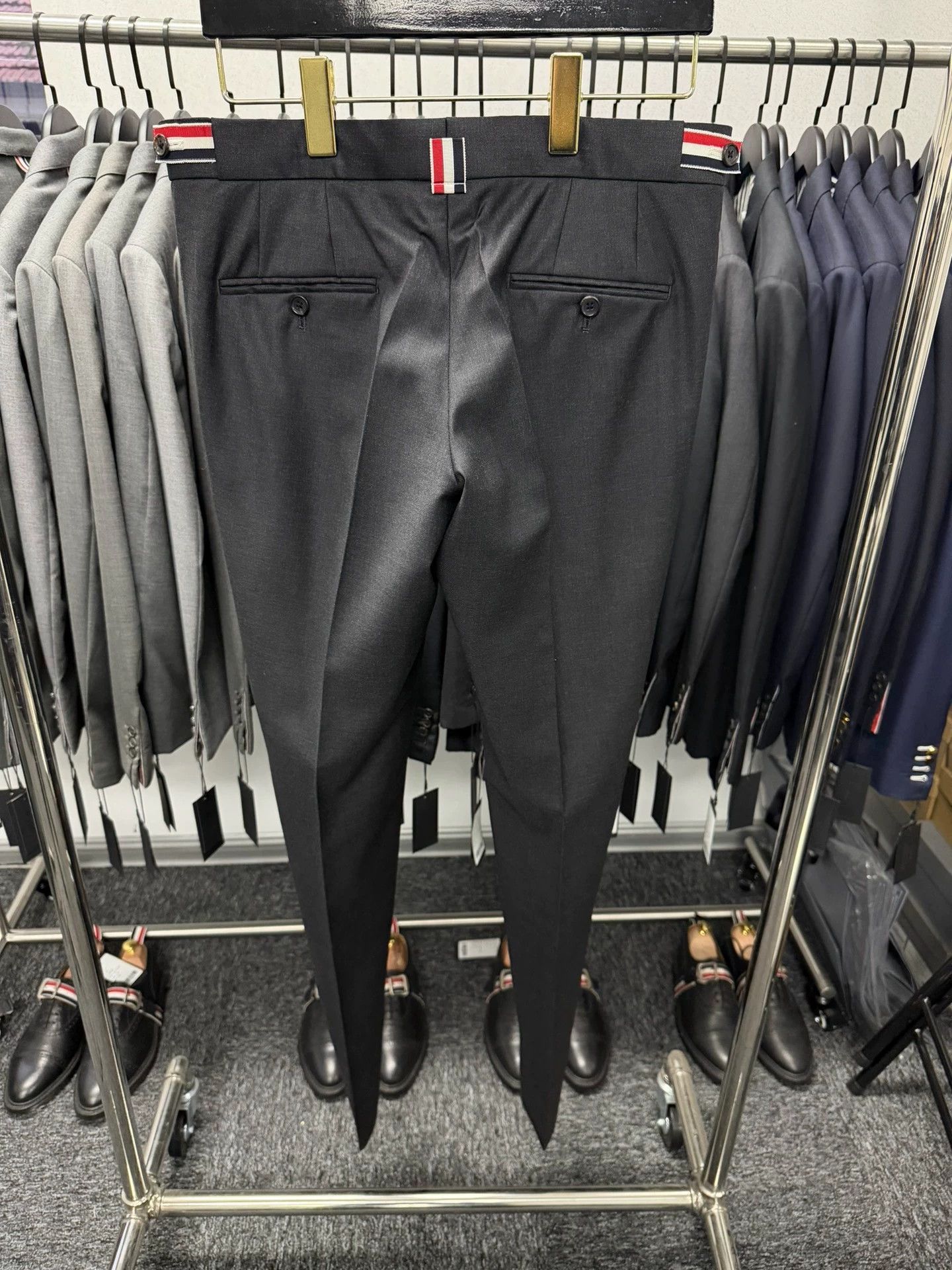 Thom Browne Thom Browne Men's Classic Slim Charcoal Wool Trousers Size US 29 - 2 Thumbnail