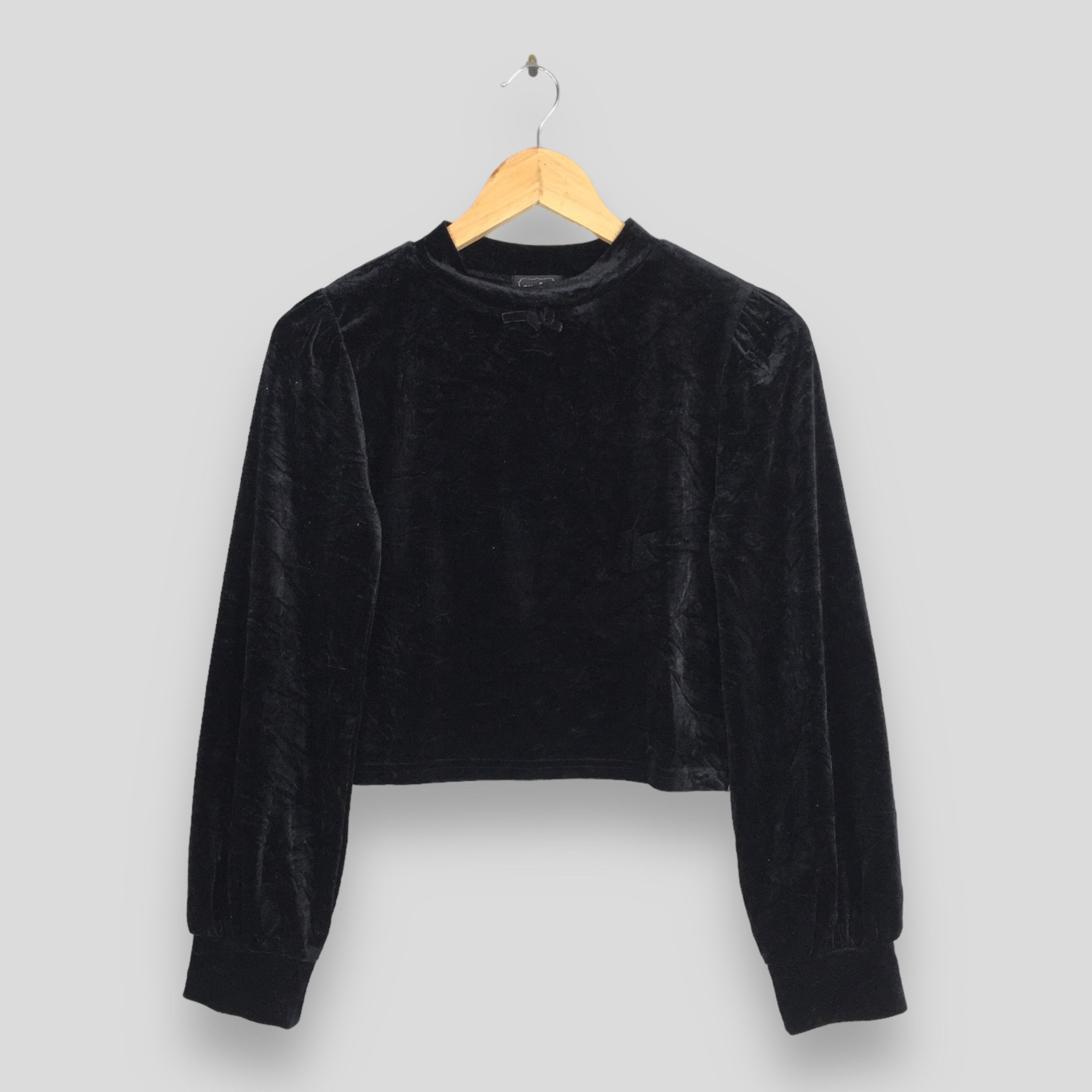 Vintage Vintage Women Cropped Velvet Black T shirt XSmall Size XS / US 0-2 / IT 36-38 - 1 Thumbnail