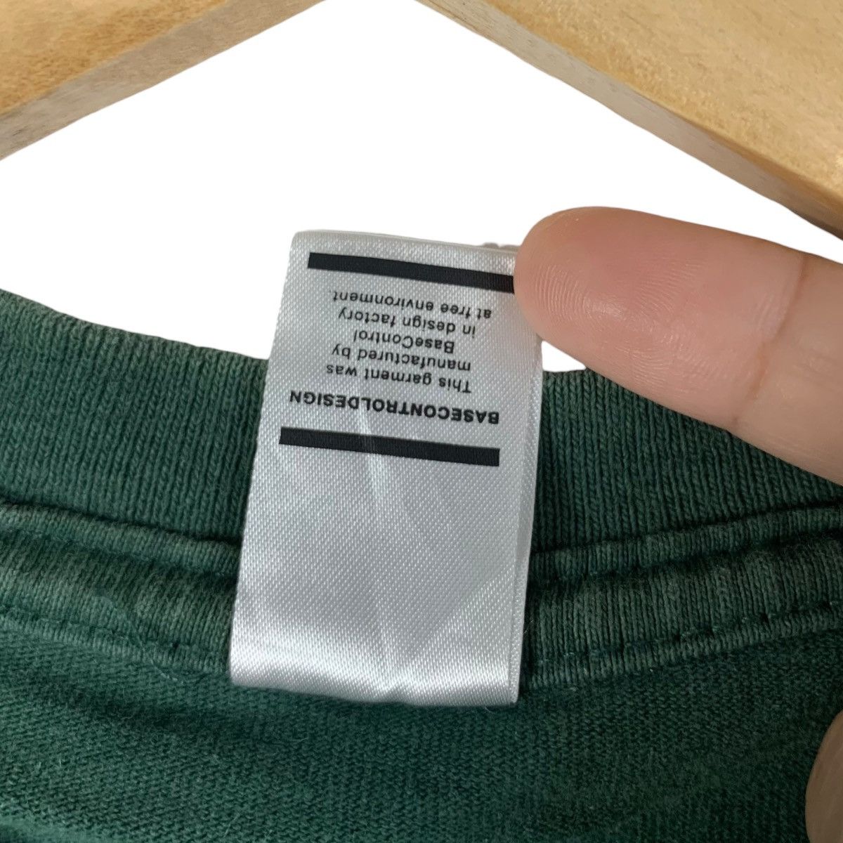 Vintage BASE CONTROL DESIGN Japan Plain Baggy Pocket Tee Shirt Size US M / EU 48-50 / 2 - 6 Thumbnail