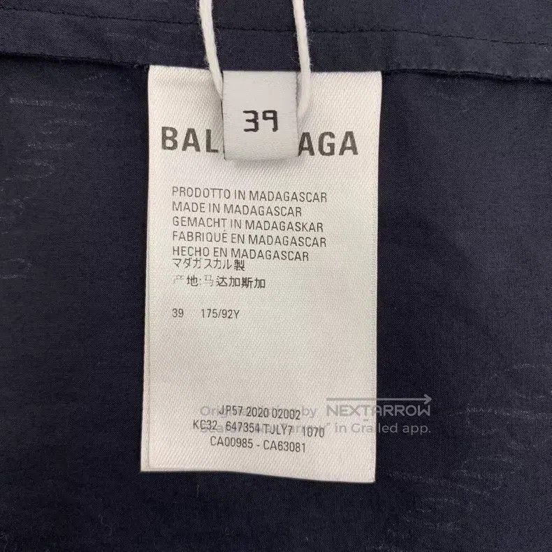 Balenciaga Balenciaga Size 39 Black Logo Letter Bullet Screen Printed Size US S / EU 44-46 / 1 - 6 Thumbnail