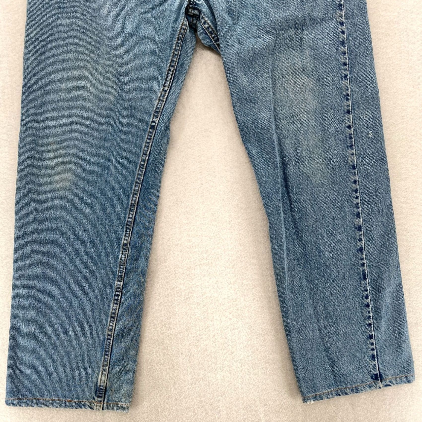 Levi's Vintage Levi's 505 Jeans Mens 36x30 Straight Denim Blue Medium Wash 2002 Y2K Levi's 500 Series 5-Pocket Design Regular Rise Mens Jeans Size US 36 / EU 52 - 3 Thumbnail