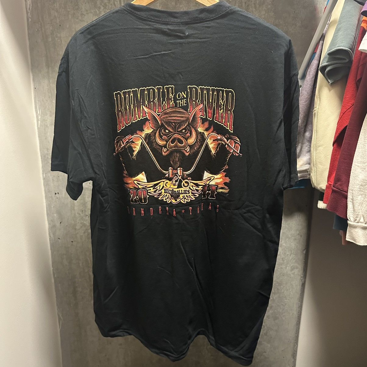 Gildan 2011 “Rumble on the River” Biker Rally T-Shirt Bandera Texas Size US L / EU 52-54 / 3 - 1 Thumbnail