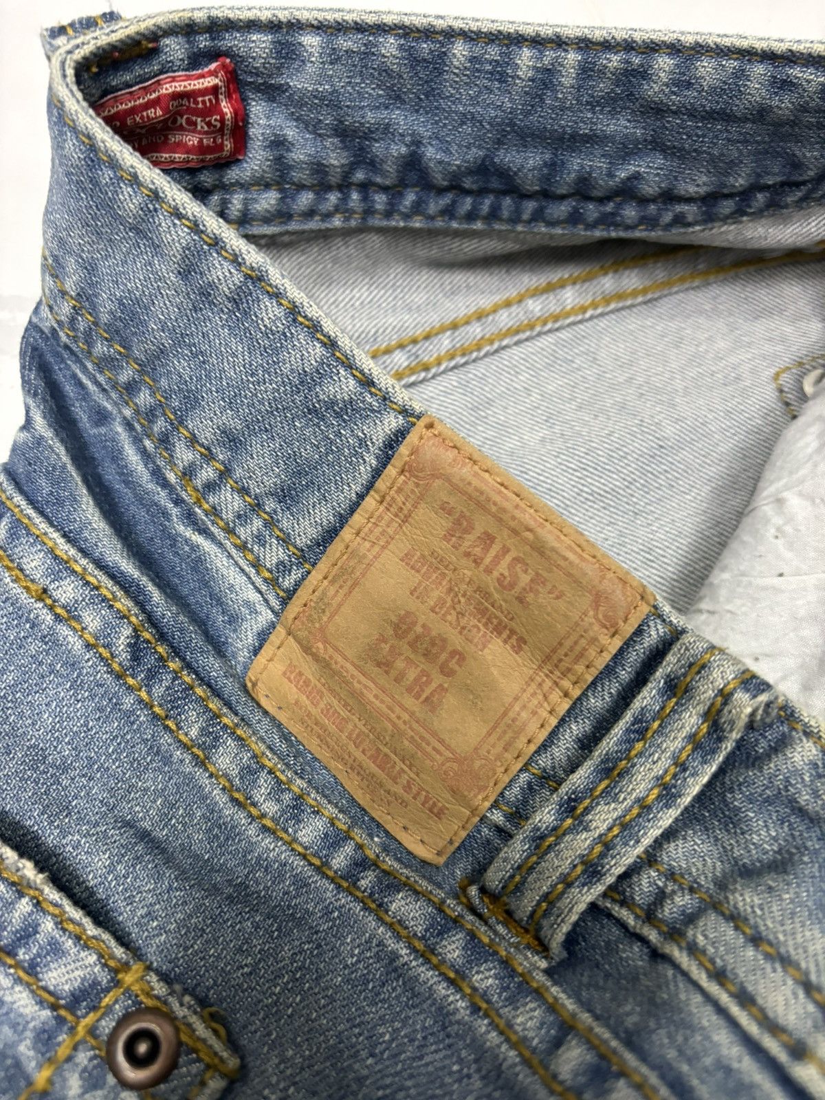 Hysteric Glamour THE OZOCLOCKS LOW RISE FLARE DISTRESS DENIM FLARE JEANS Size 29" - 8 Thumbnail