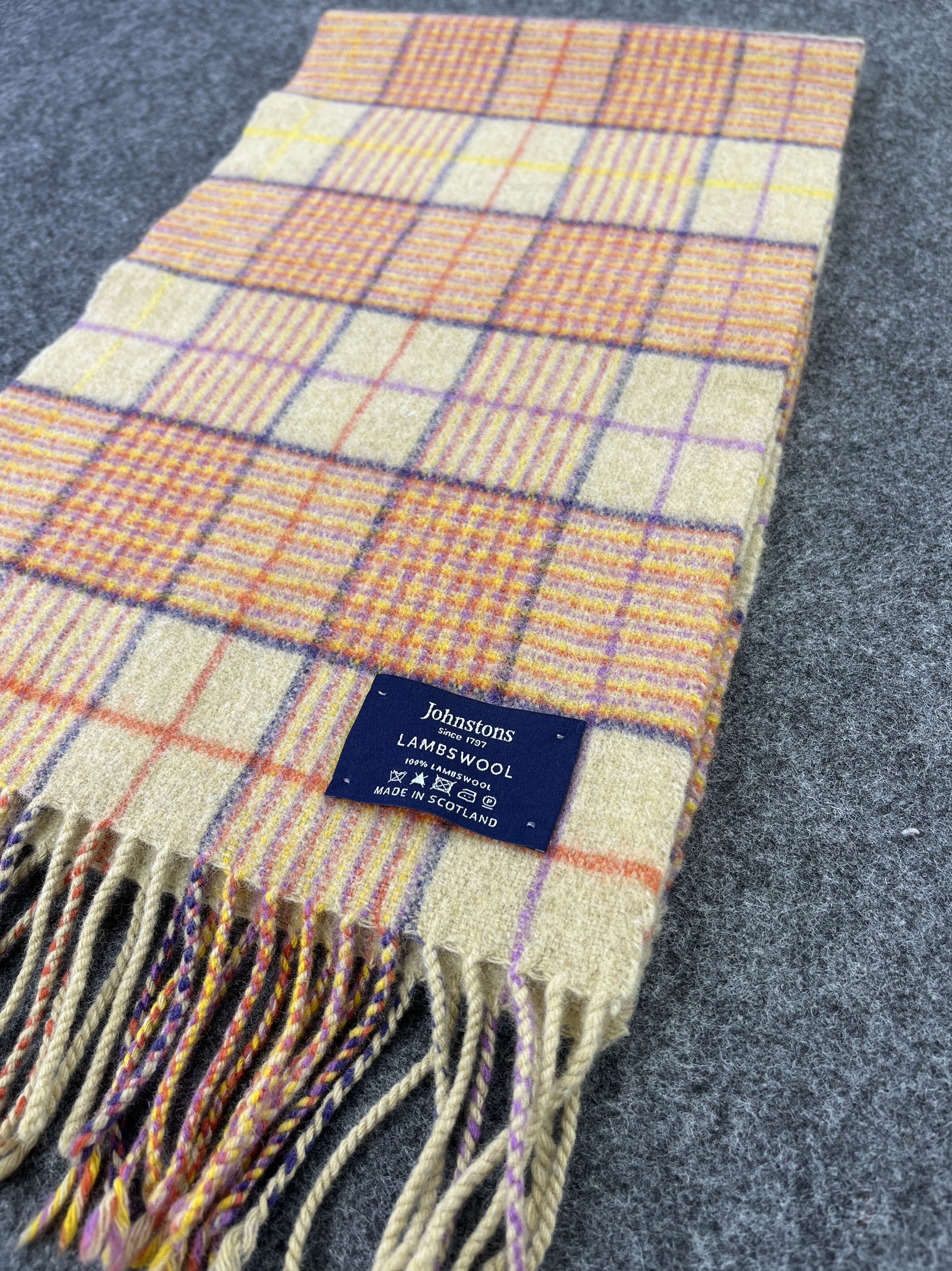 Johnstons Of Elgin JOHNSTONS CHECKED SCARVES / MUFFLER / NECKWEAR T199 Size ONE SIZE - 7 Thumbnail