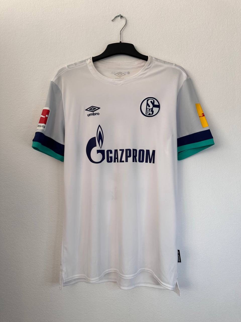 Umbro FC Schalke 04 Away Soccer Jersey Umbro Gazprom Serdar #8 Size US L / EU 52-54 / 3 - 1 Thumbnail