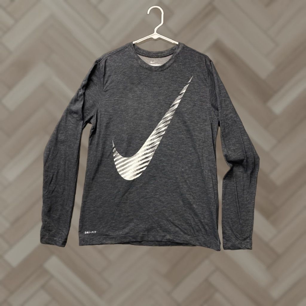 Nike Nike Dri-Fit M Loose Black Logo Long Sleeve Crew Neck Tee 117-46 Size US M / EU 48-50 / 2 - 1 Thumbnail